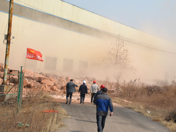 萬榮(70米)煙囪爆破工程